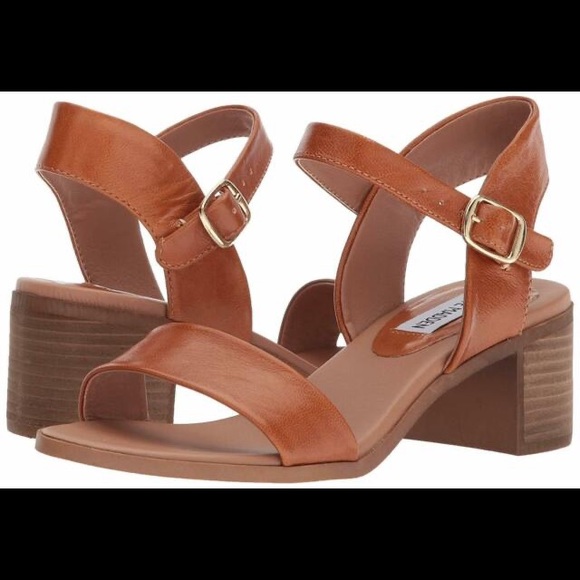 Steve Madden Shoes - Steve Madden April Leather Sandal